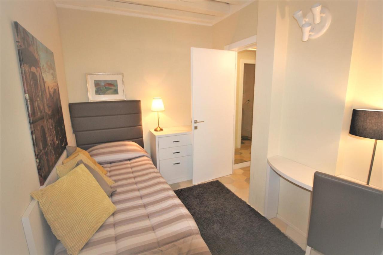 New Central And Spacious Venice Luaran gambar